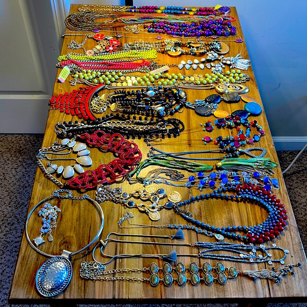 Lot of 27 necklaces!!!